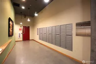 827 Hiawatha Pl S, Seattle, WA 98144 - Photo 8