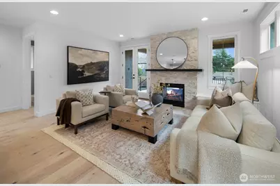 208 35th Avenue E, Seattle, WA 98112 - Photo 4