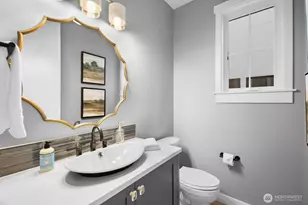 208 35th Ave E, Seattle, WA 98112 - Photo 16