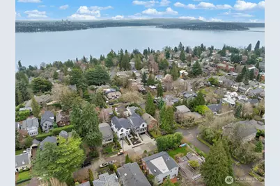 208 35th Avenue E, Seattle, WA 98112 - Photo 36