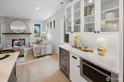 208 35th Avenue E, Seattle, WA 98112 - Photo 6