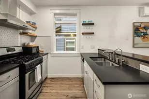 2006 Yale Ave. E., Seattle, WA 98102 - Photo 12