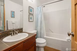 2006 Yale Ave. E., Seattle, WA 98102 - Photo 20