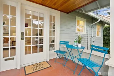 8051 15th Avenue NE, Seattle, WA 98115 - Photo 2