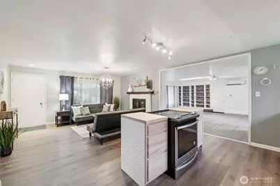 20911 W Richmond Road, Bothell, WA 98021 - Photo 14