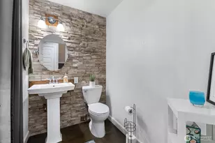 8515 Main St, Edmonds, WA 98026 - Photo 16