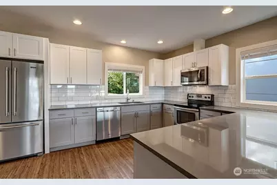 5037 21st Avenue NE, Seattle, WA 98105 - Photo 6