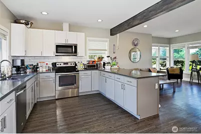 5037 21st Avenue NE, Seattle, WA 98105 - Photo 8