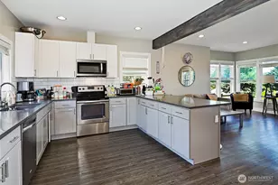 5037 21st Ave NE, Seattle, WA 98105 - Photo 8