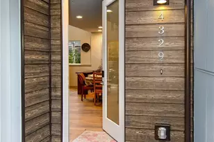 4329 Woodland Park Ave N, Seattle, WA 98103 - Photo 2