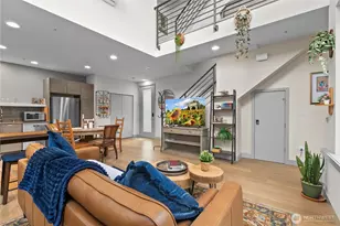 4329 Woodland Park Ave N, Seattle, WA 98103 - Photo 4