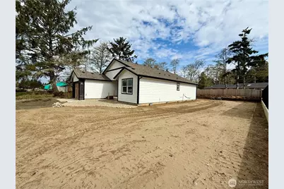684 Lake Island Avenue SE, Ocean Shores, WA 98569 - Photo 2