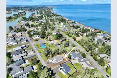 684 Lake Island Avenue SE, Ocean Shores, WA 98569 - Photo 2
