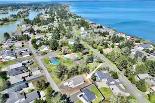 684 Lake Island Ave SE, Ocean Shores, WA 98569 - Photo 2