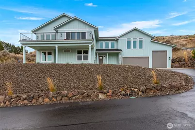 2053 Broadcrest Court, Wenatchee, WA 98801 - Photo 1