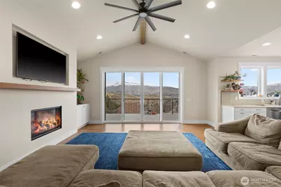 2053 Broadcrest Court, Wenatchee, WA 98801 - Photo 4