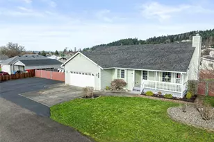 823 SW 21st St, Chehalis, WA 98532 - Photo 1