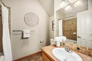 2446 SW Webster St, Seattle, WA 98106 - Photo 16