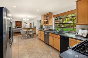 18604 NE 189th St, Woodinville, WA 98077 - Photo 16