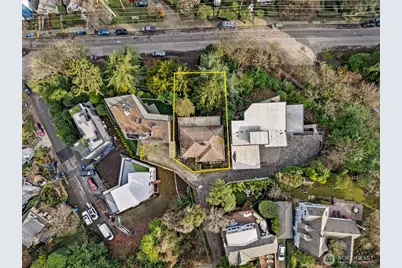 2409 Boyer Avenue E, Seattle, WA 98112 - Photo 2