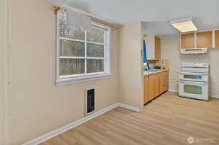 409 Wells Ave N, Renton, WA 98057 - Photo 10