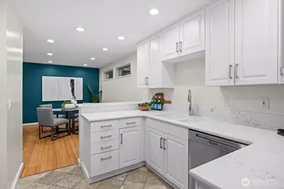 5225 50th Avenue NE #206, Seattle, WA 98105 - Photo 10