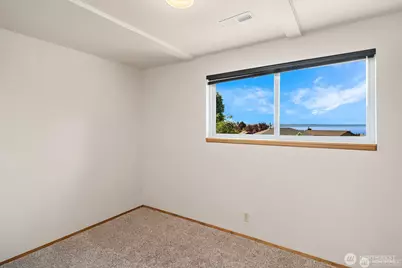 1128 Sea Vista Place, Edmonds, WA 98020 - Photo 14