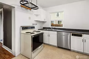 2614 E Pike St, Seattle, WA 98122 - Photo 8