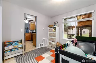 1585 NW 2nd Ave, Oak Harbor, WA 98277 - Photo 6