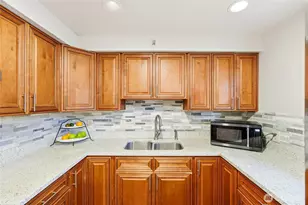 7525 Beverly Ln, Everett, WA 98203 - Photo 10