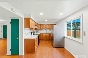 7525 Beverly Ln, Everett, WA 98203 - Photo 8