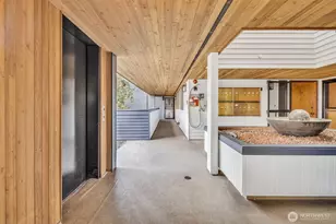 3055 80th Ave SE, Mercer Island, WA 98040 - Photo 2