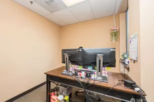 1002 39th Ave SW, Puyallup, WA 98373 - Photo 4