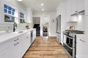 520 W Smith St, Seattle, WA 98119 - Photo 12