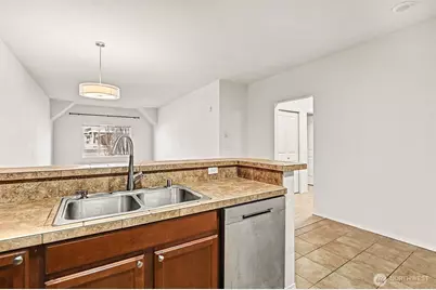 1731 10th Ave NE #B205, Issaquah, WA 98029 - Photo 8