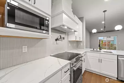 16823 Alder Way #E7, Lynnwood, WA 98037 - Photo 10