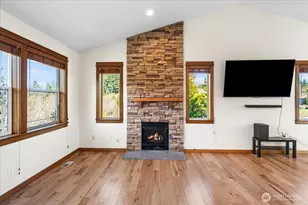 9723 Phillips Rd SE, Port Orchard, WA 98367 - Photo 4