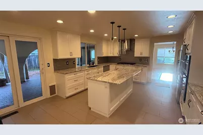 8218 Zircon Drive SW, Lakewood, WA 98498 - Photo 10