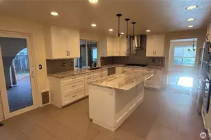 8218 Zircon Dr SW, Lakewood, WA 98498 - Photo 10