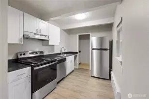 4811 S 252nd Pl, Kent, WA 98032 - Photo 2