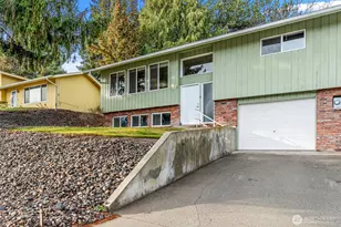 1100 Vista Pl, Wenatchee, WA 98801 - Photo 2