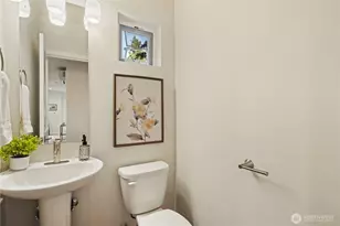 11043 B 19th Ave NE, Seattle, WA 98125 - Photo 8