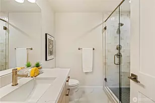 11043 B 19th Ave NE, Seattle, WA 98125 - Photo 12