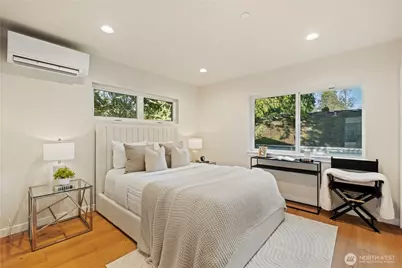 11043 B 19th Avenue NE, Seattle, WA 98125 - Photo 10