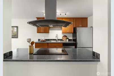 1730 Taylor Avenue N #409, Seattle, WA 98109 - Photo 6