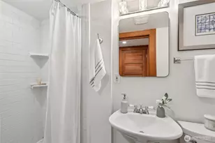 2419 2nd Ave W, Seattle, WA 98119 - Photo 20