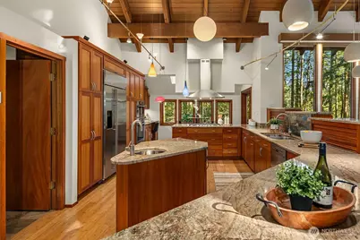 13525 NE 50th Street, Bellevue, WA 98005 - Photo 12