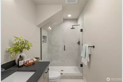 1110 B 34th Avenue, Seattle, WA 98122 - Photo 18