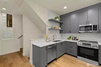 1110 B 34th Avenue, Seattle, WA 98122 - Photo 14