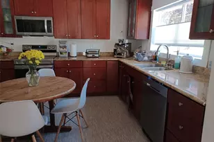 9453 Palatine Ave N, Seattle, WA 98103 - Photo 2